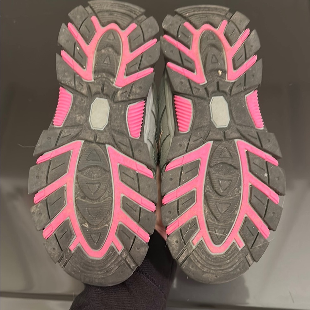 Girls size 2 Gray and Pink Kids Hiking Shoes - Picture 2 of 4